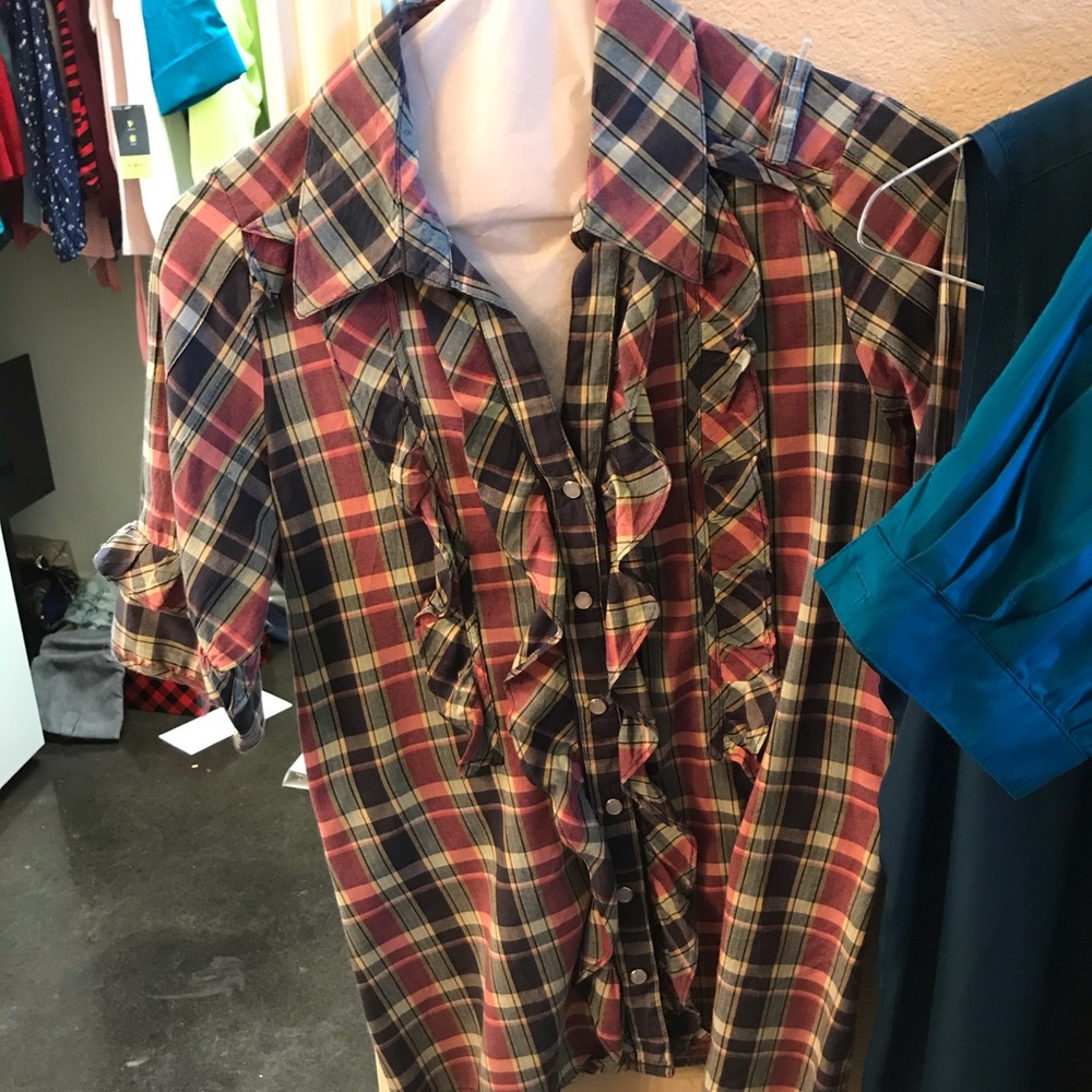 Tops - Picture 3 of 3